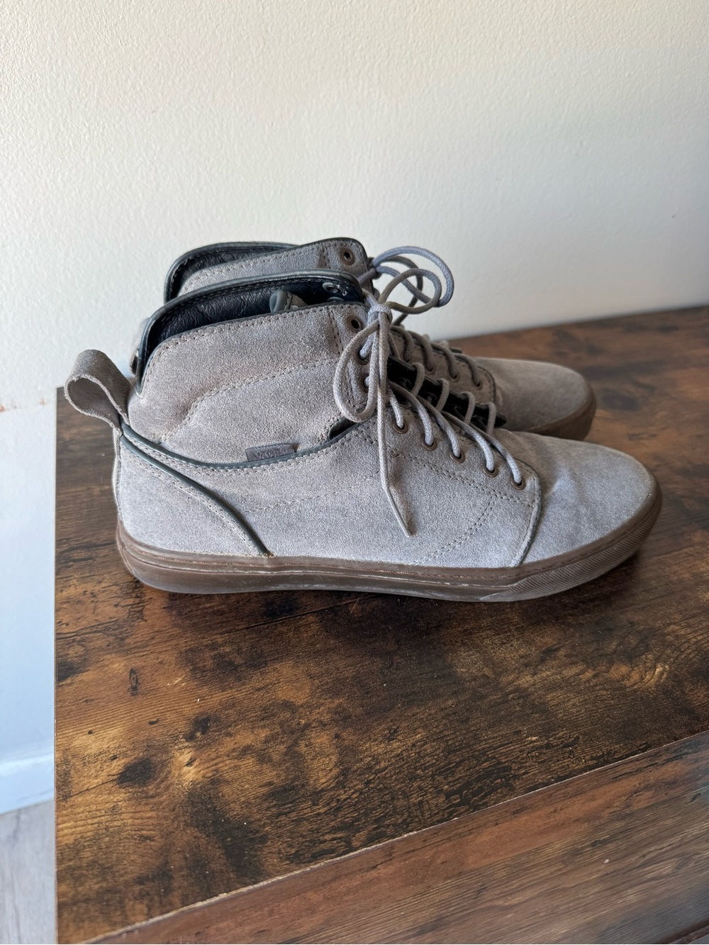 Vans OTW Collection Bedford Mens Size 9 Grey Suede Mid Top Skate Shoes